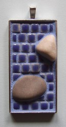 mozaiekhanger met kiezels, 51 x 27 mm.
